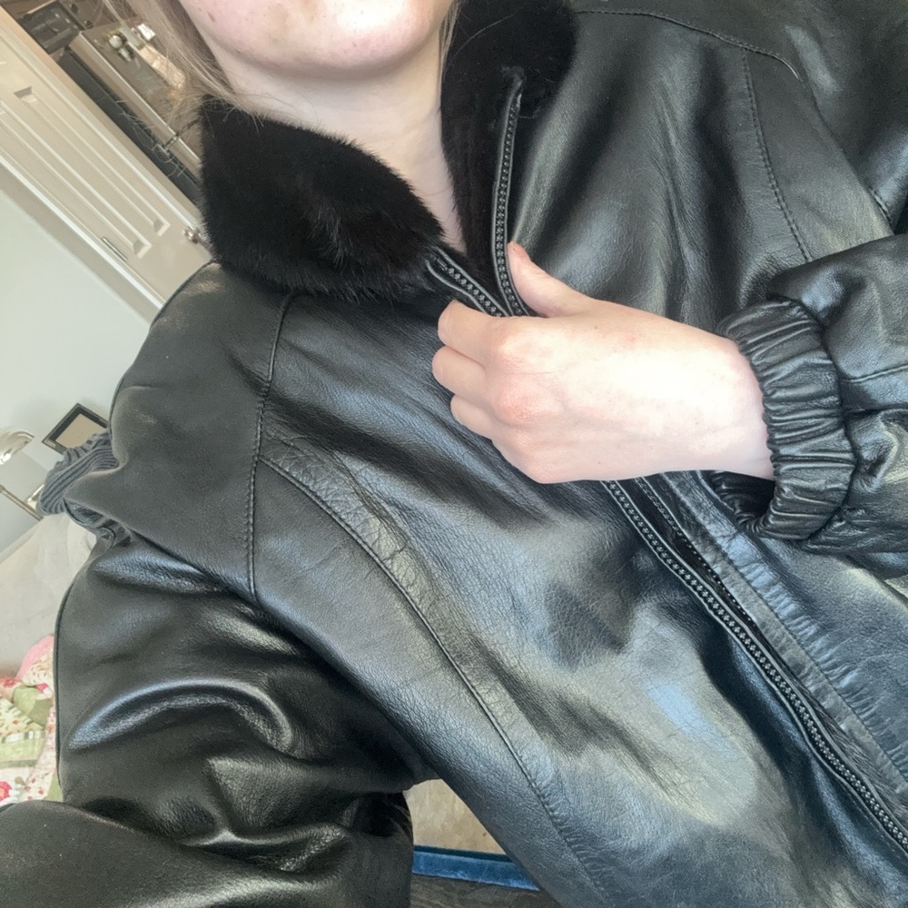 Men's Black Leather Jacket with Fur Collar - Picture 4 of 4